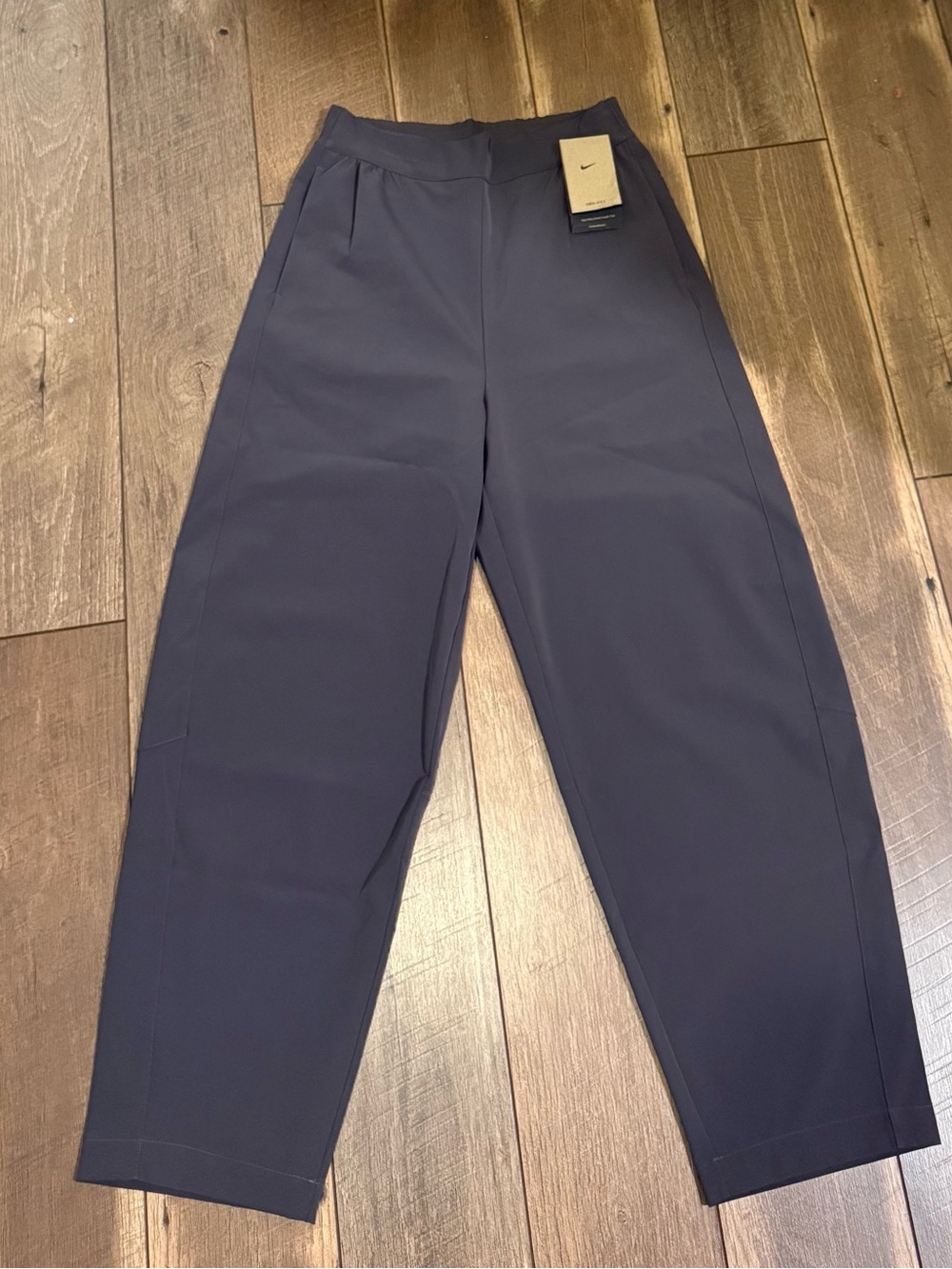 Nike Women’s 24.7 PerfectStretch Barrel Pant in Charcoal Grey